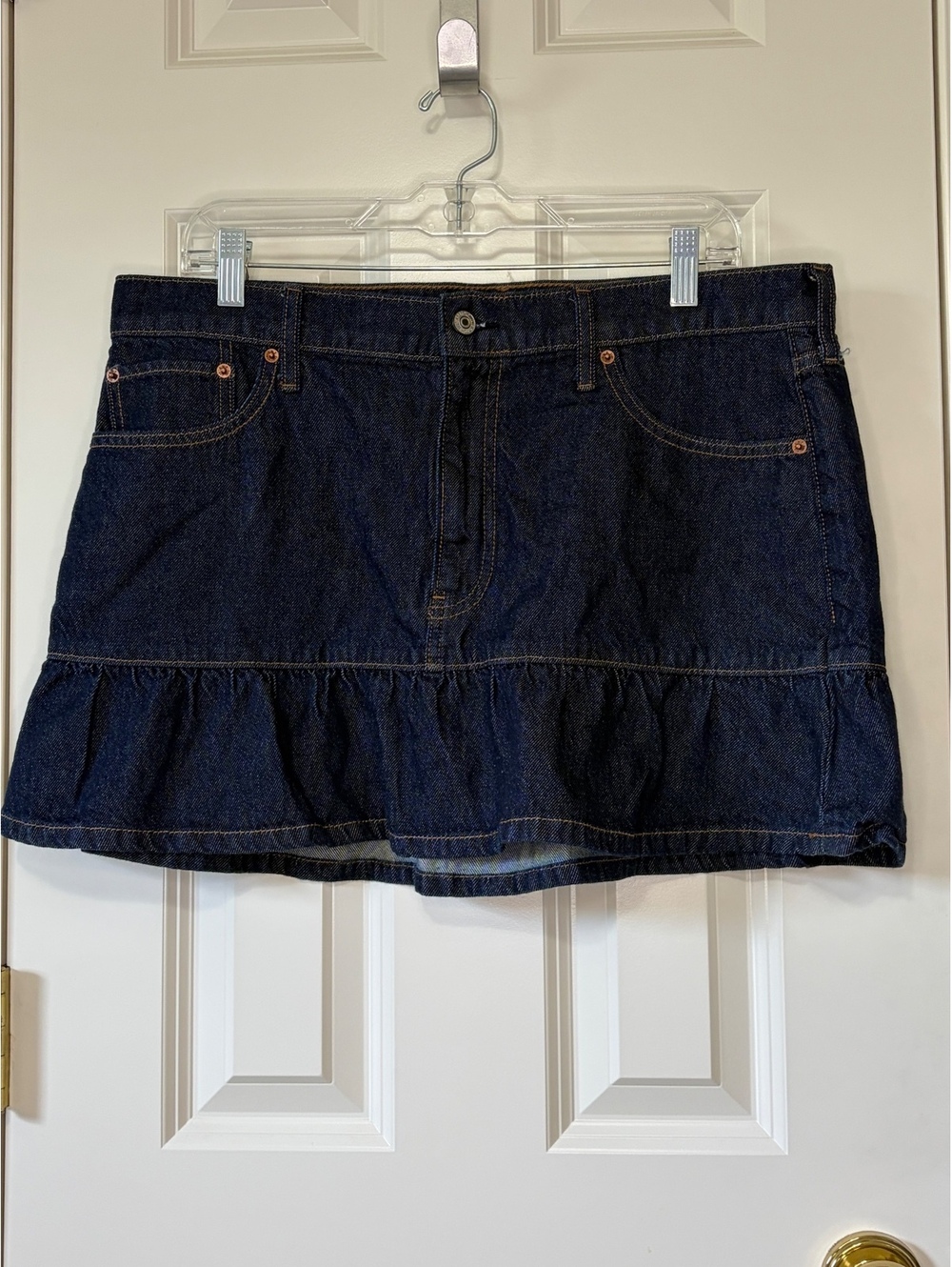 NWT Abercrombie and Fitch Dark Wash Denim Ruffle Hem Mini Skirt size 31